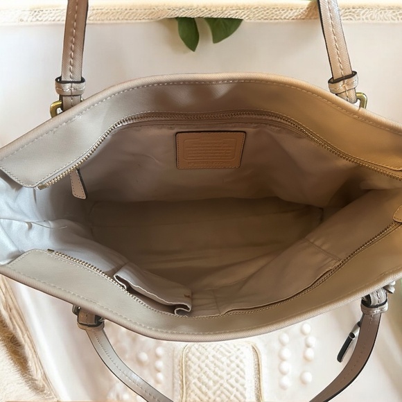 Coach Peyton Leather Zip Tote - Picture 10 of 12